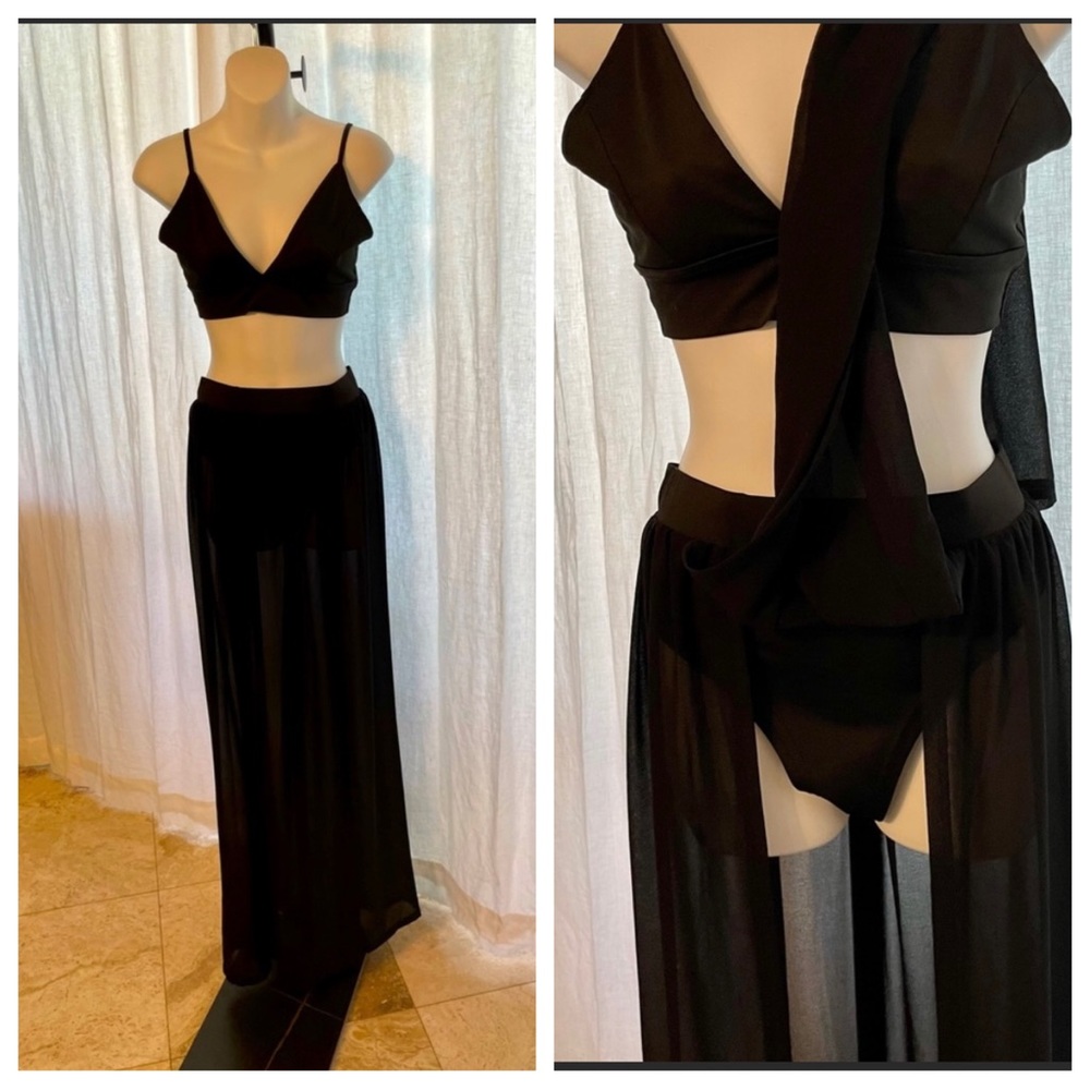 New! Bandeau Bra & Split Chiffon Skirt with Panty. Super cute! Size M